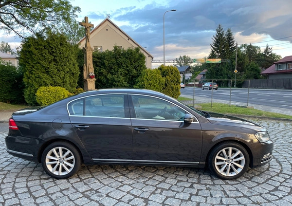 Volkswagen Passat cena 37000 przebieg: 205000, rok produkcji 2010 z Biała małe 301